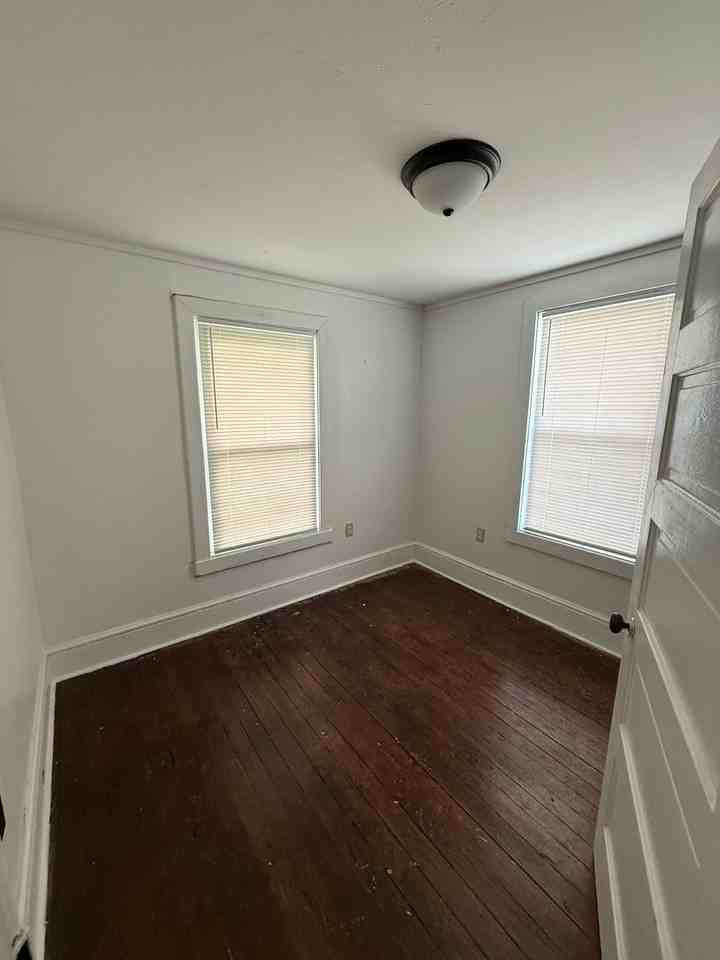 1335 Edenville Rd - Photo 4 of 9