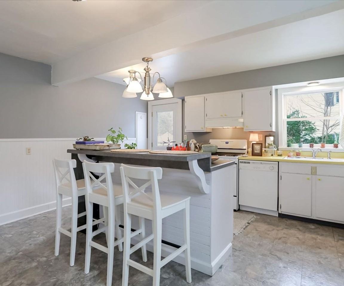 626 S Mitchell St - Photo 7 of 26