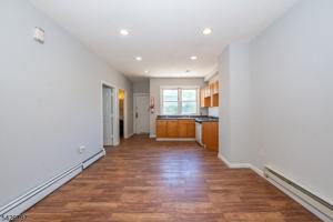 featured image of 162 E Main St