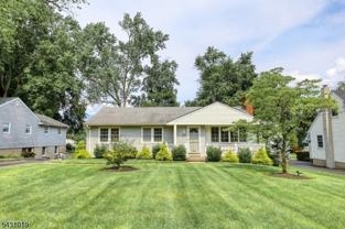 230 Pinelynn Rd - Photo 1 of 1