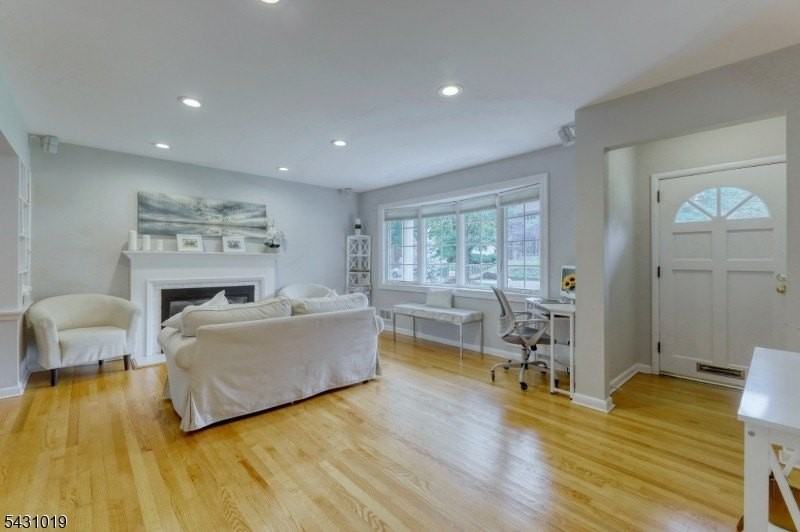 230 Pinelynn Rd - Photo 3 of 28