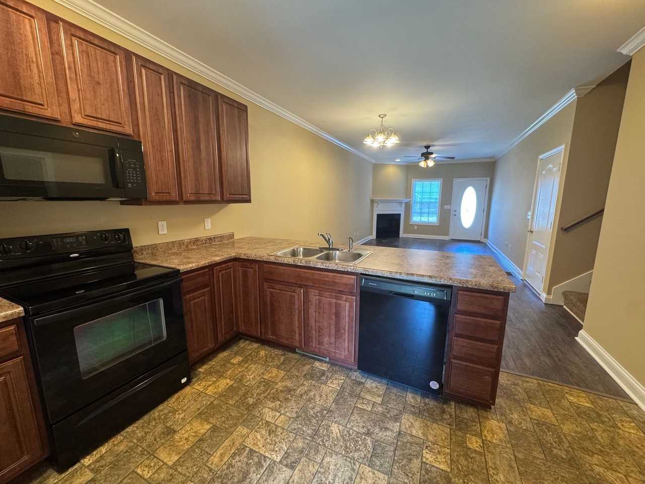 600 Kirtley Way - Photo 6 of 18