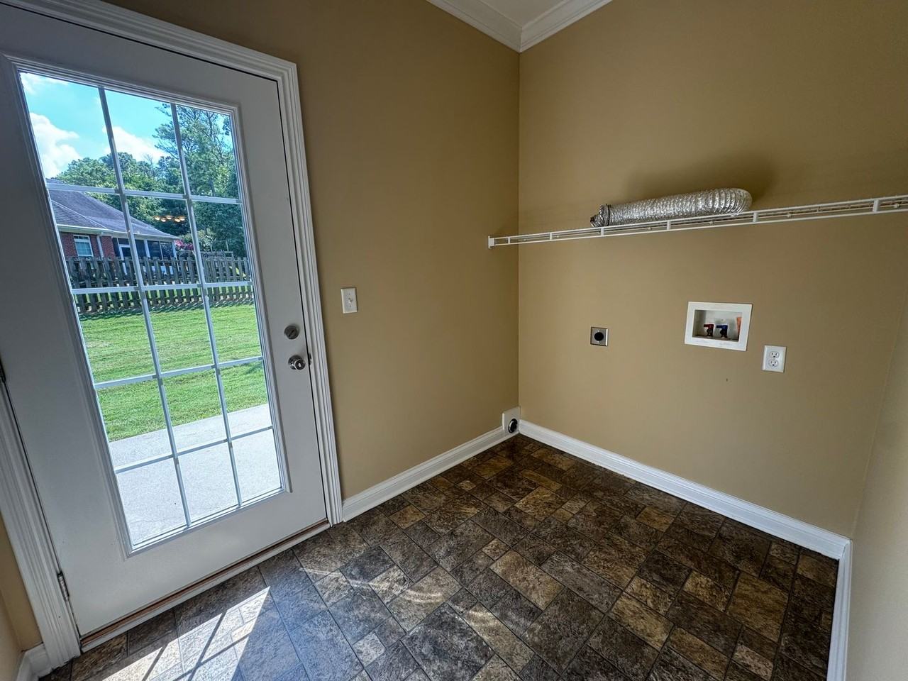600 Kirtley Way - Photo 7 of 18