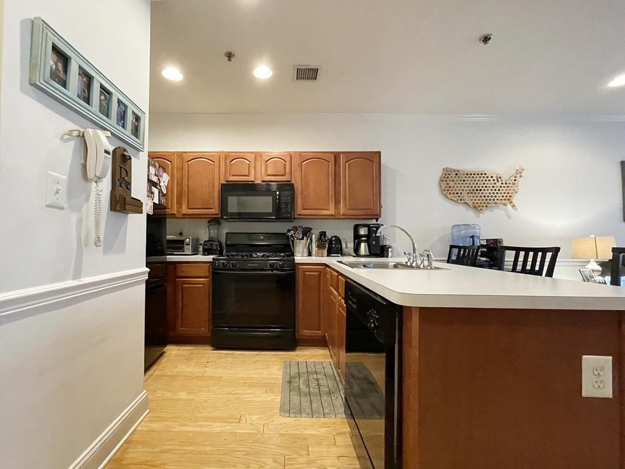 501 9th St #204 - Photo 4 of 21