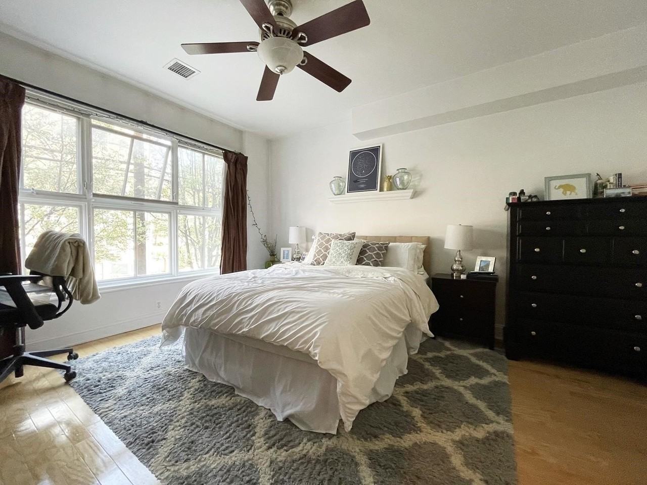 501 9th St #204 - Photo 5 of 21
