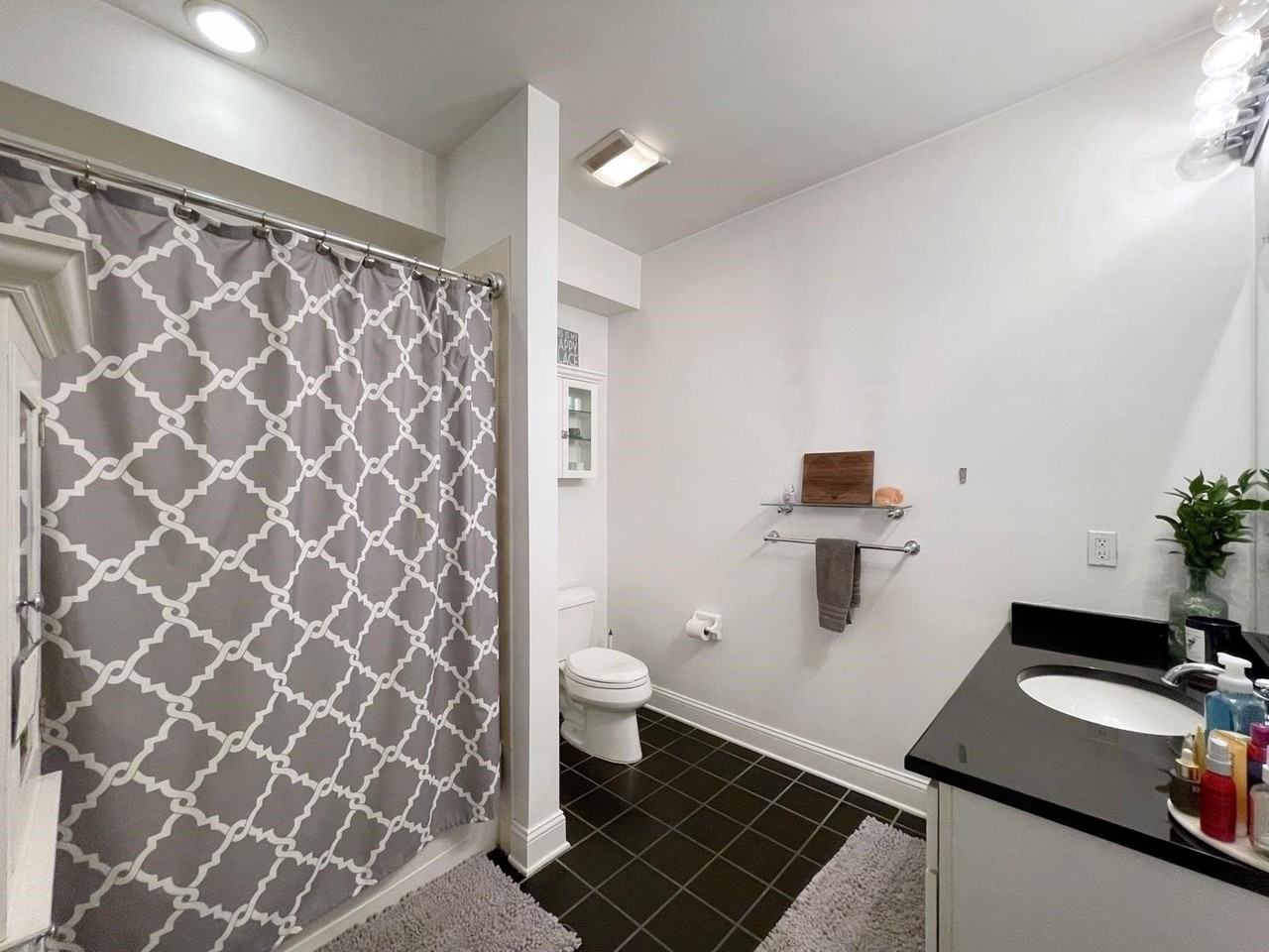 501 9th St #204 - Photo 7 of 21