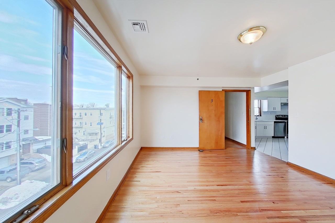 55 Ferguson St #2 - Photo 4 of 25