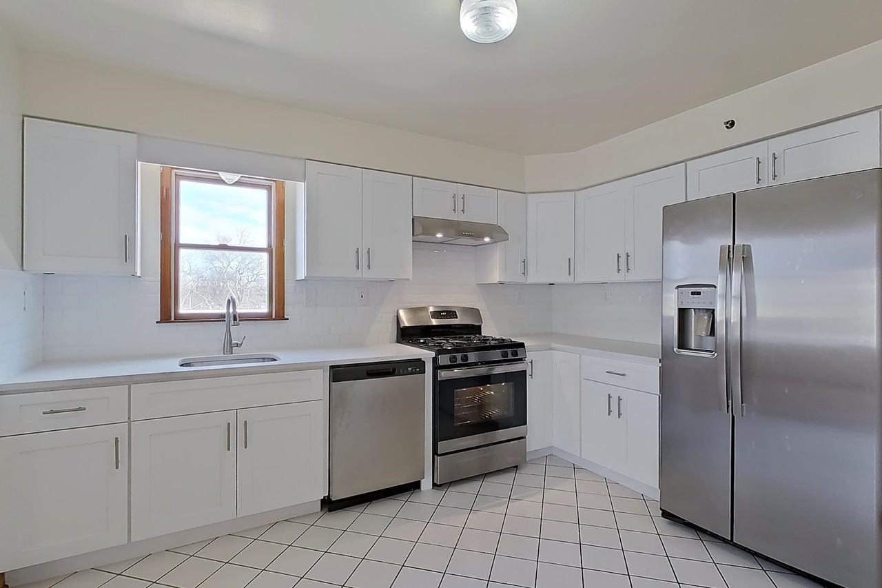 55 Ferguson St #2 - Photo 7 of 25