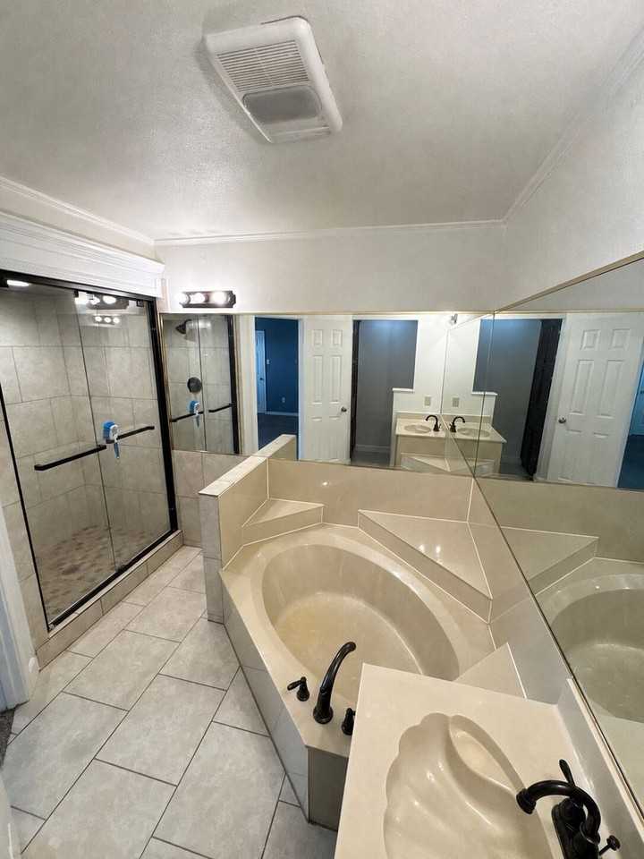 6302 Tioga Ct - Photo 5 of 9