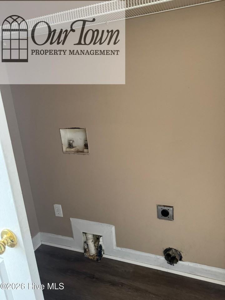 3818 Starship Ln Nw #B - Photo 6 of 12