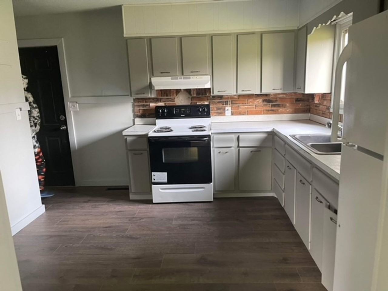 301 Knox Ave - Photo 6 of 20