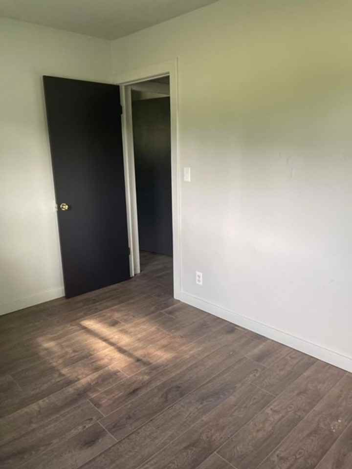 301 Knox Ave - Photo 7 of 20