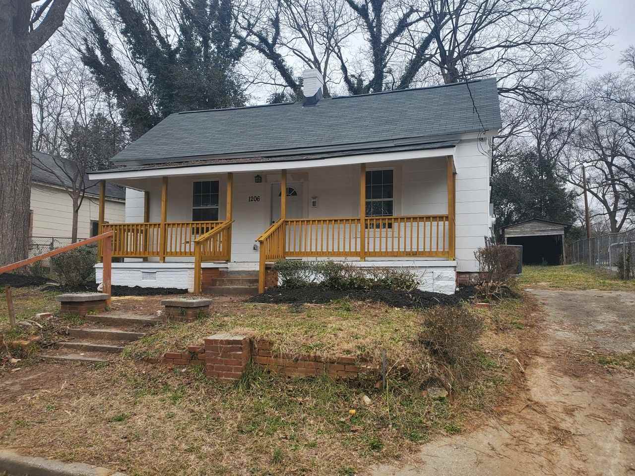 1206 Stephens St - Photo 2 of 9