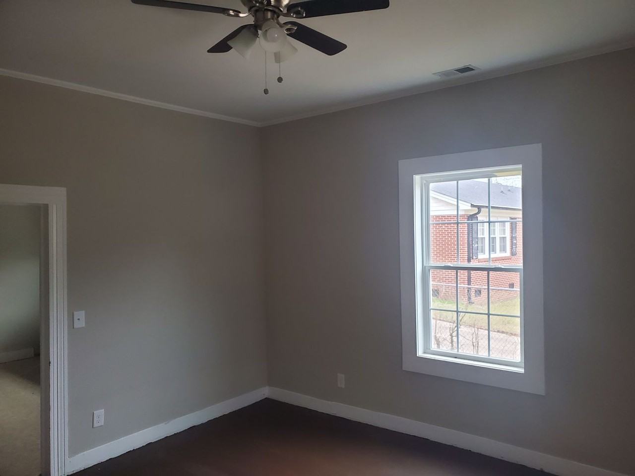 1206 Stephens St - Photo 3 of 9