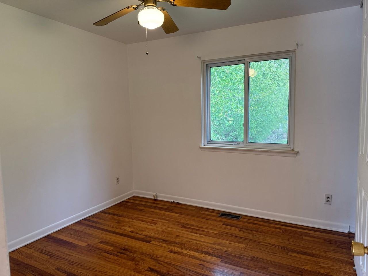 6038 S Ivanhoe Ave - Photo 6 of 6
