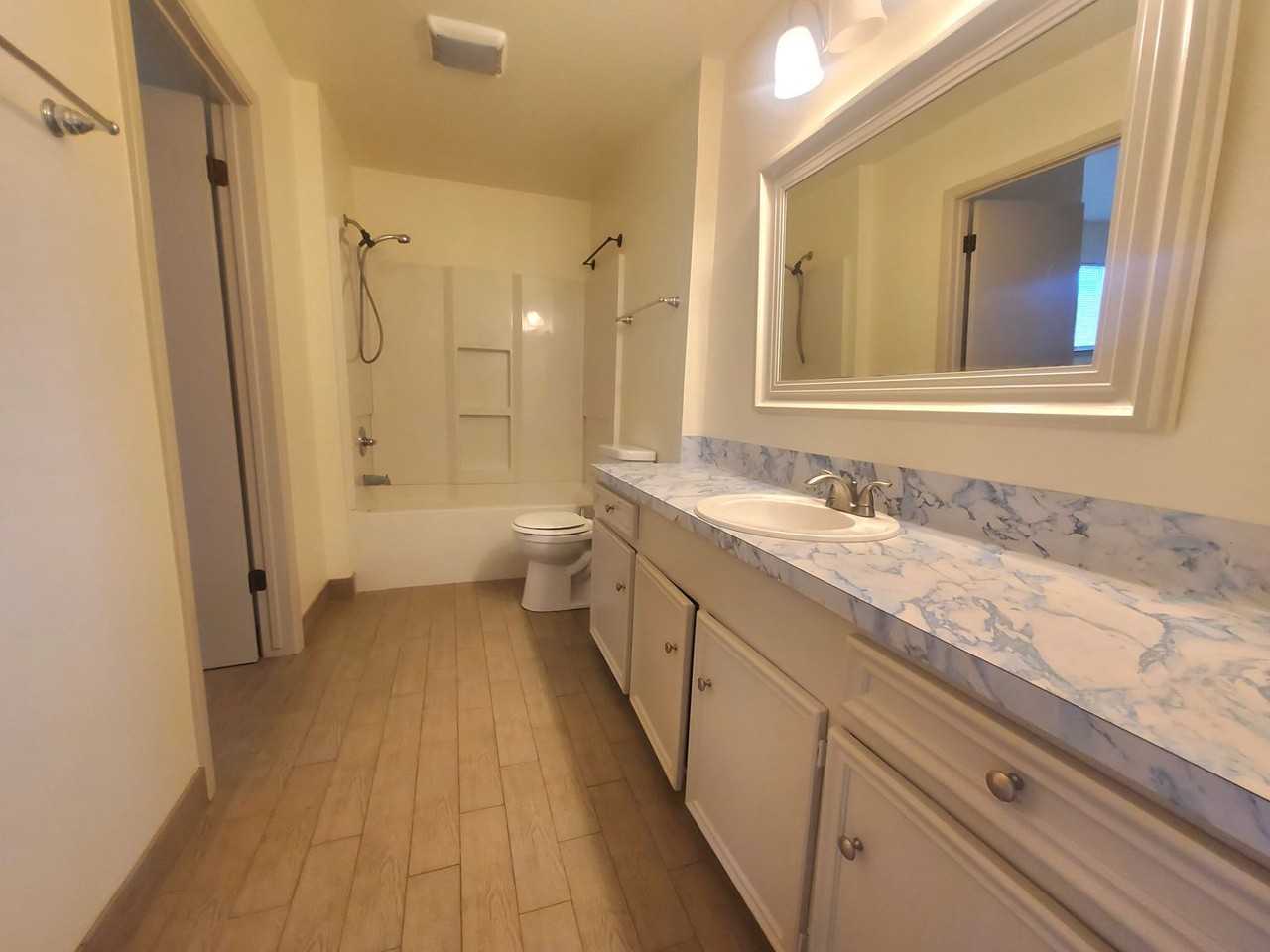 16712 Edward Teach Rd - Photo 4 of 11