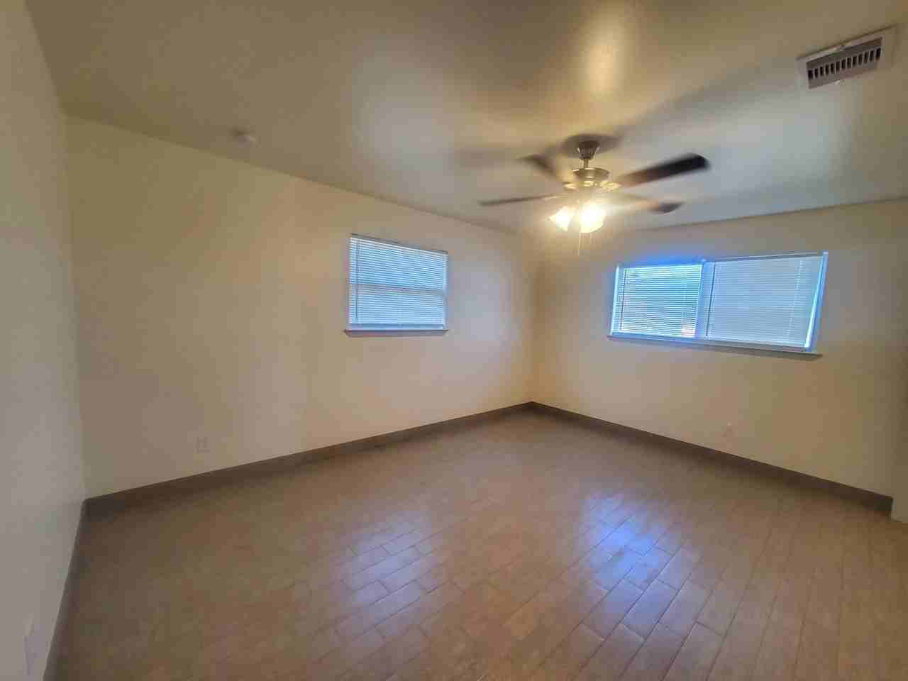 16712 Edward Teach Rd - Photo 7 of 11