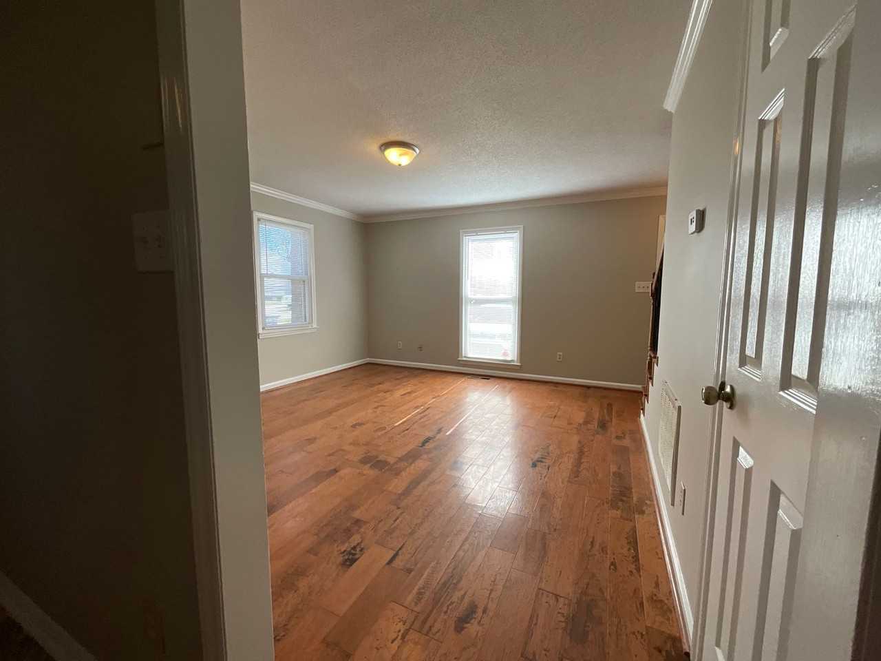 123 Arcaro Dr - Photo 3 of 24