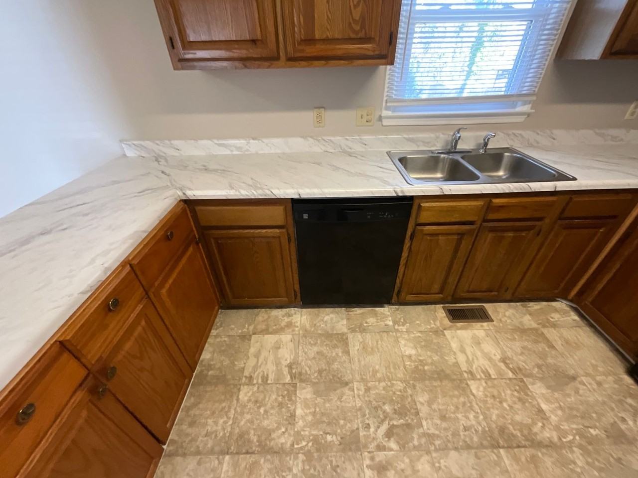 123 Arcaro Dr - Photo 6 of 24