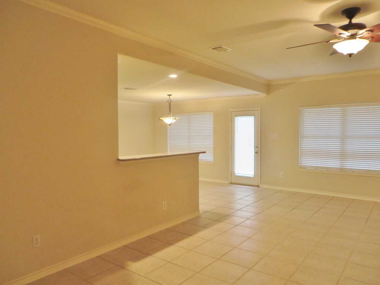 117 Pecos Ct - Photo 4 of 28