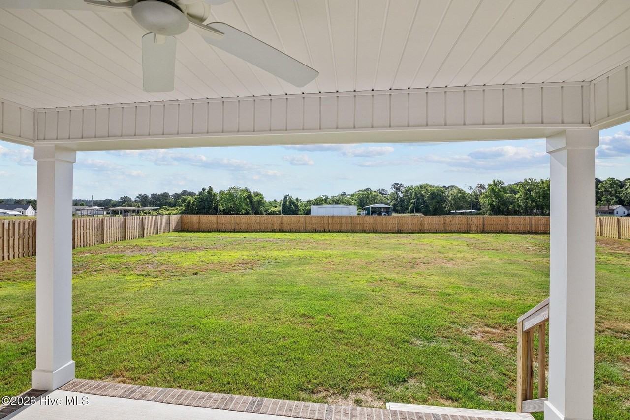 116 Harvest Blvd - Photo 3 of 36