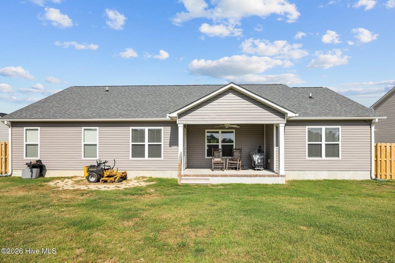 116 Harvest Blvd - Photo 4 of 36