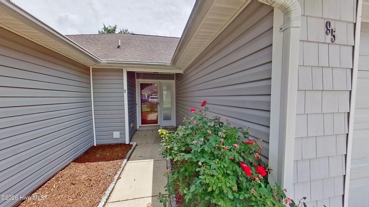 95 Eastgate Dr - Photo 2 of 26