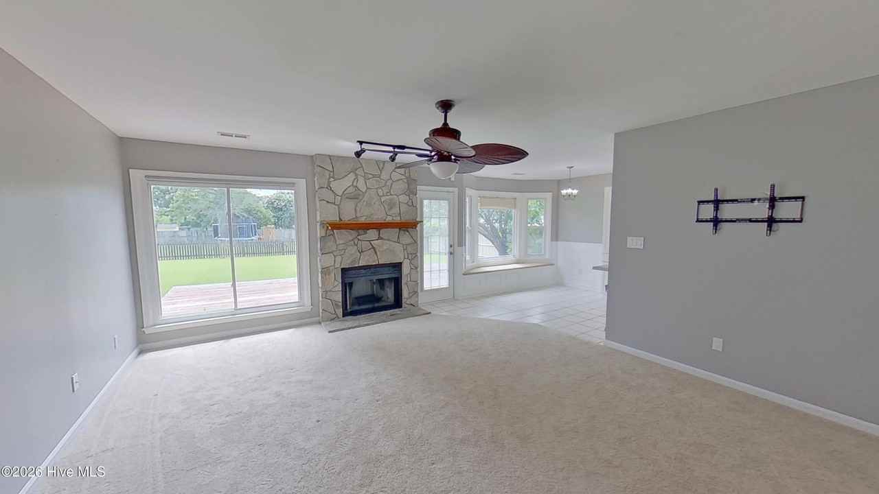 95 Eastgate Dr - Photo 3 of 26