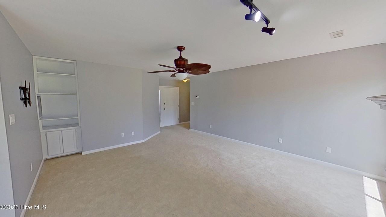 95 Eastgate Dr - Photo 4 of 26