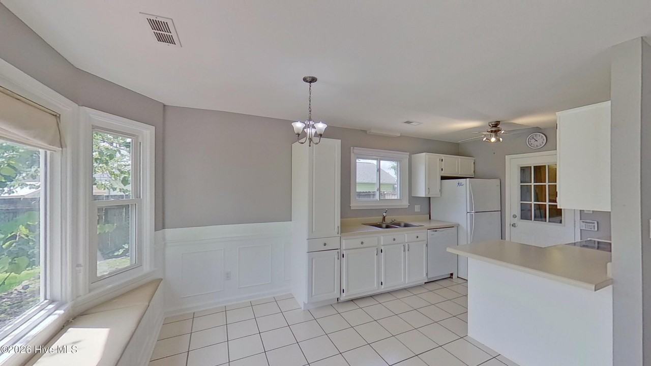 95 Eastgate Dr - Photo 5 of 26