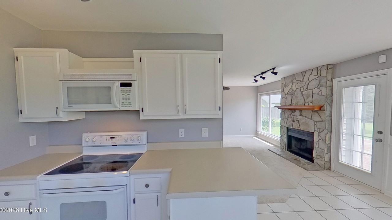 95 Eastgate Dr - Photo 7 of 26