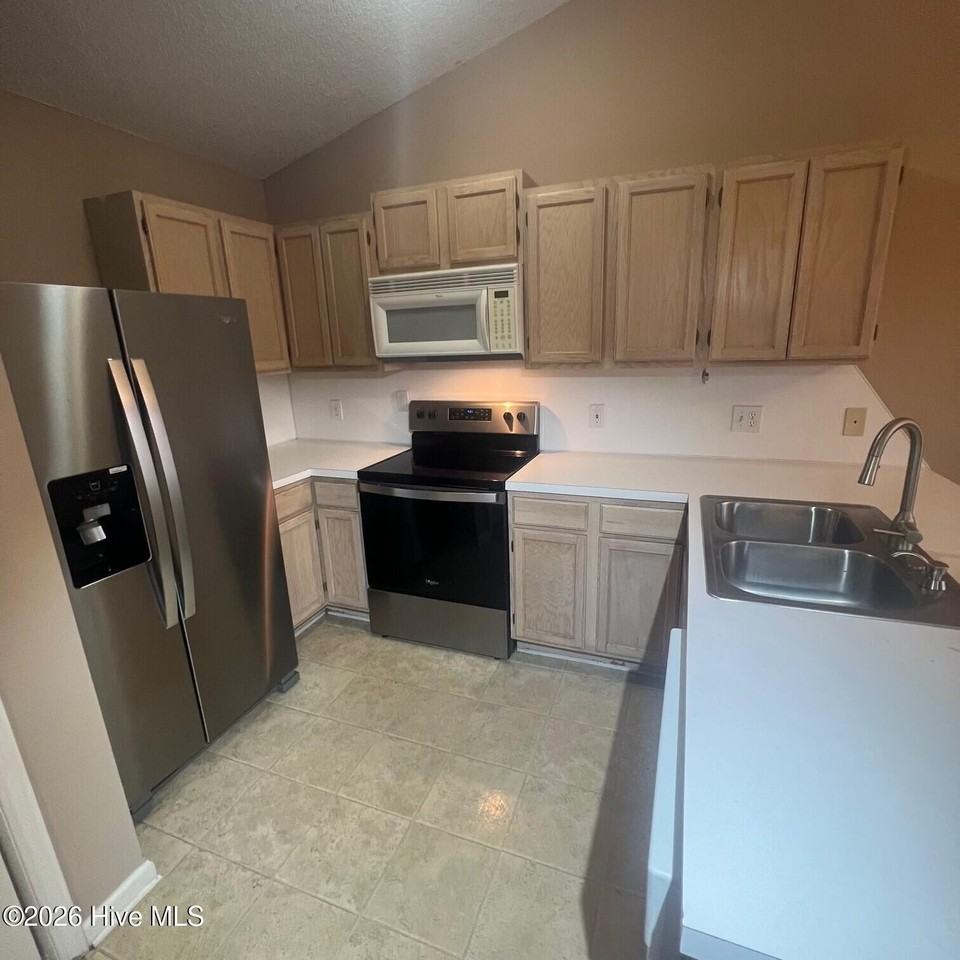 2942 Mulberry Ln #E - Photo 3 of 10