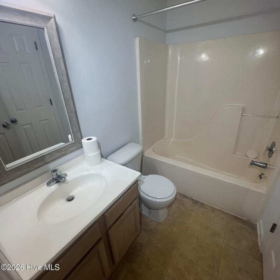 2942 Mulberry Ln #E - Photo 7 of 10