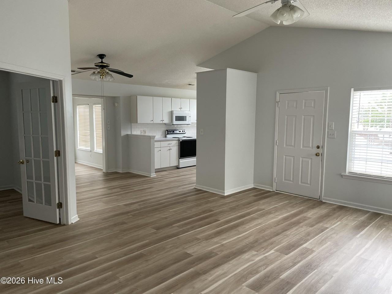 480 Saltaire Dr Sw - Photo 2 of 46