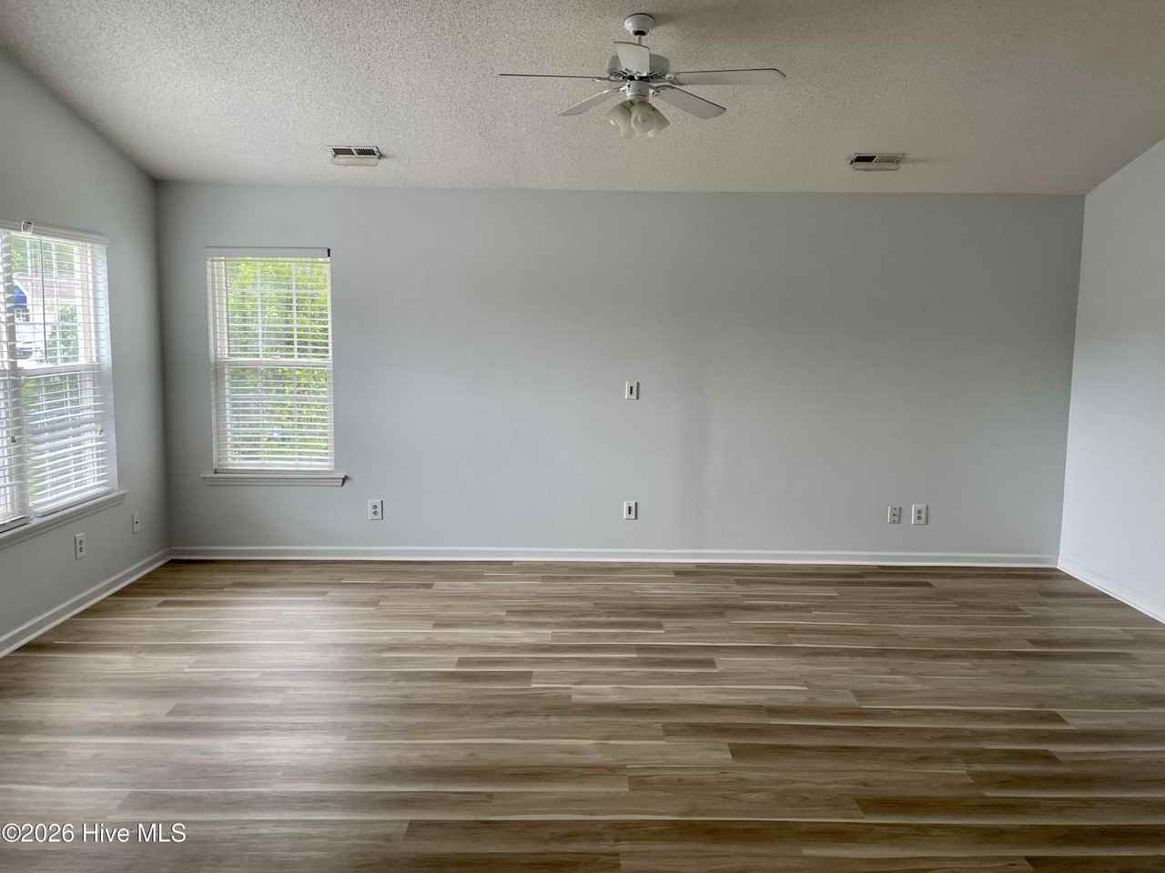 480 Saltaire Dr Sw - Photo 4 of 46