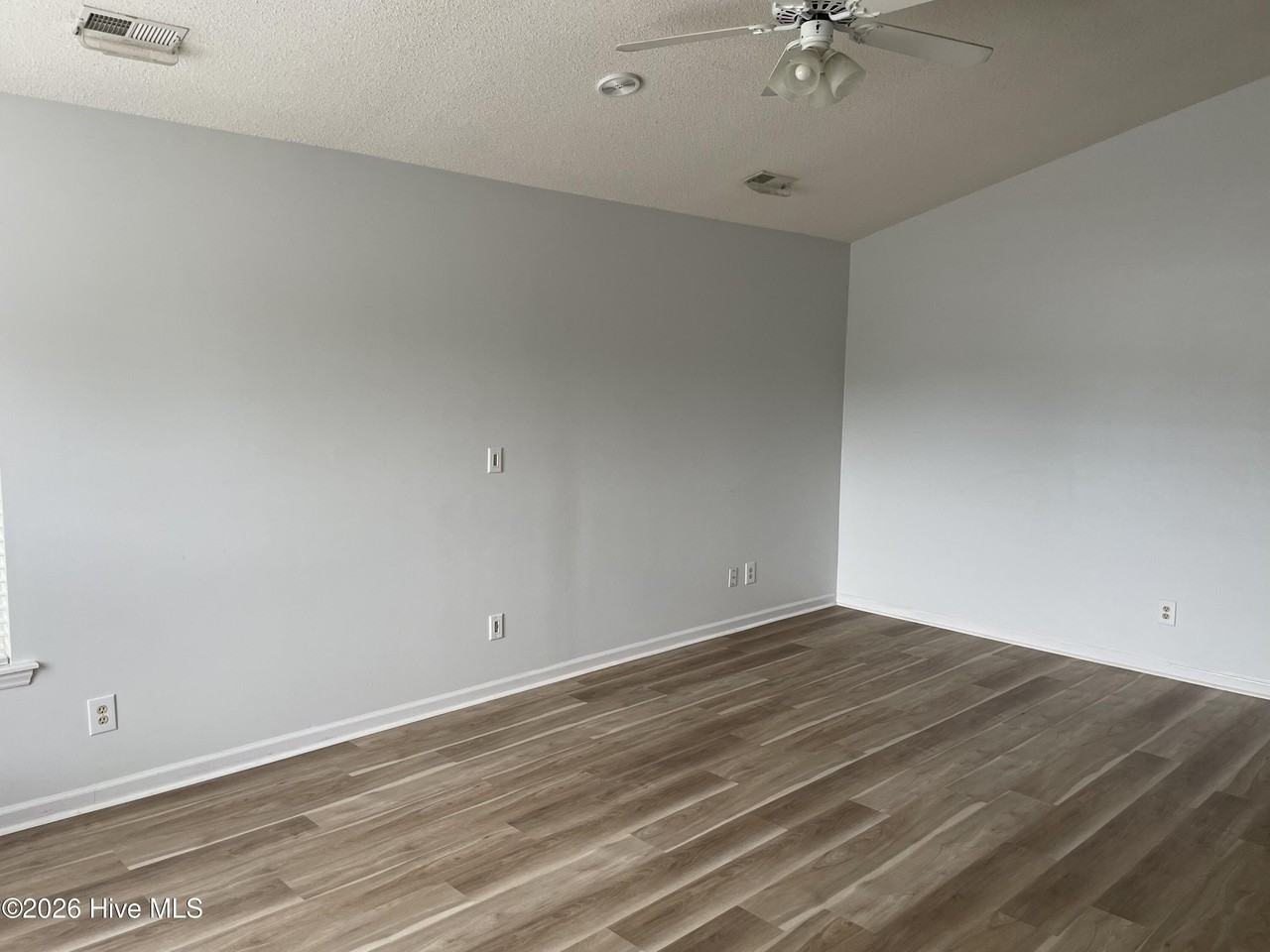 480 Saltaire Dr Sw - Photo 5 of 46