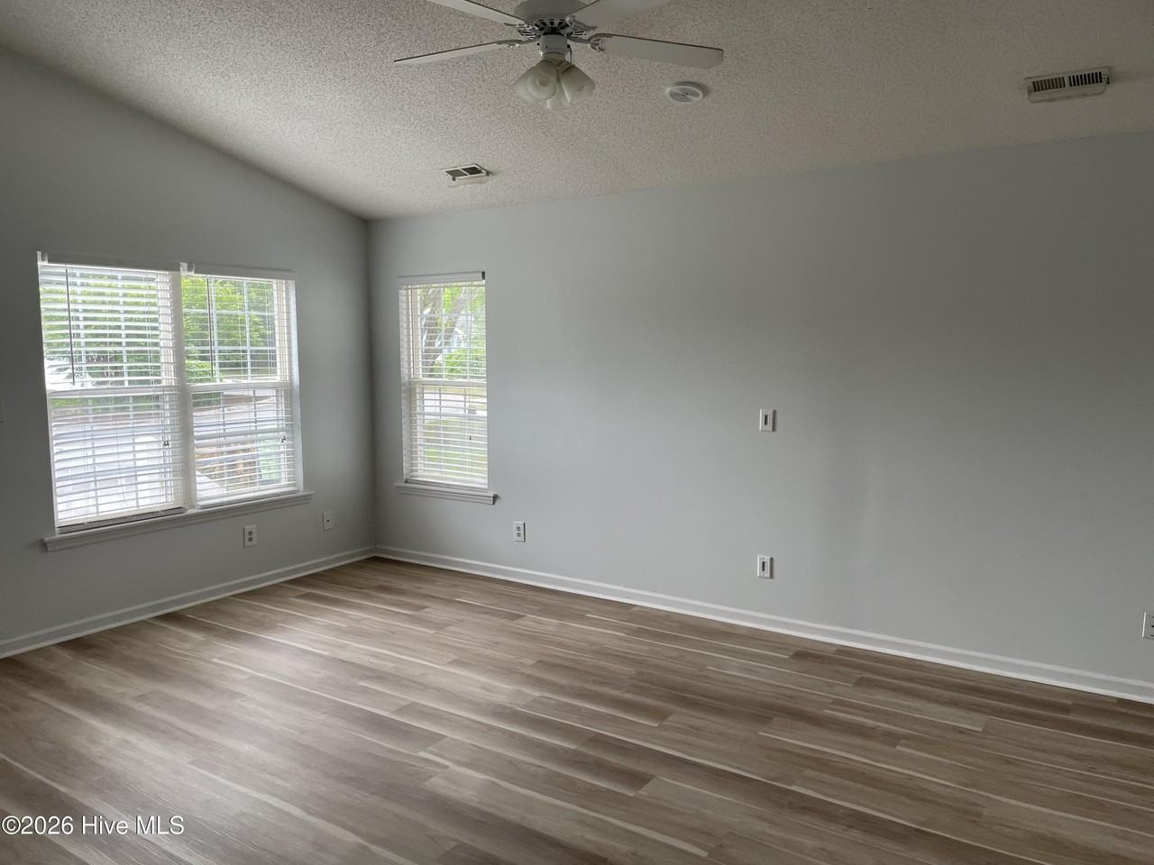 480 Saltaire Dr Sw - Photo 6 of 46
