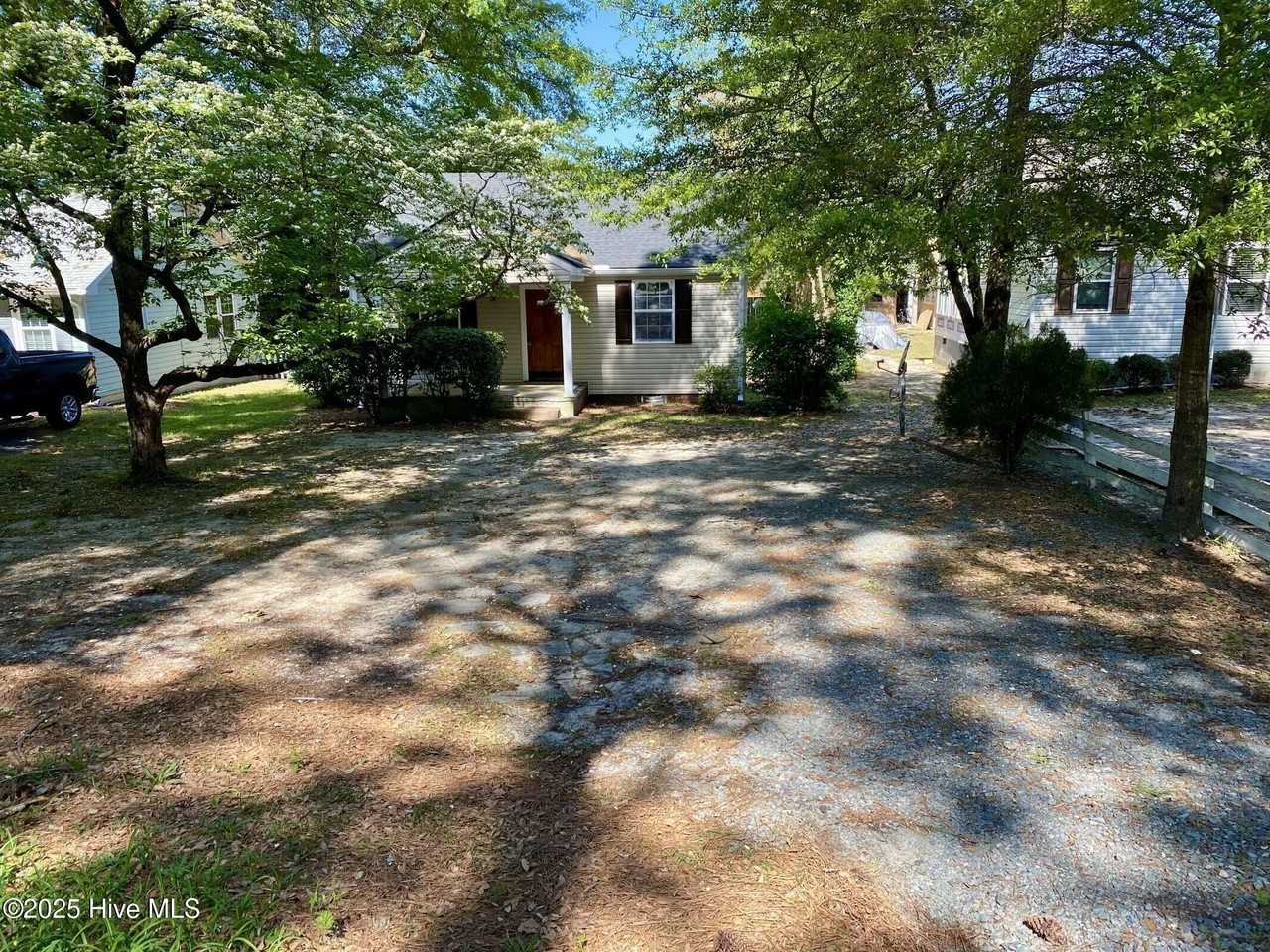 513 W Chapin Rd - Photo 2 of 23