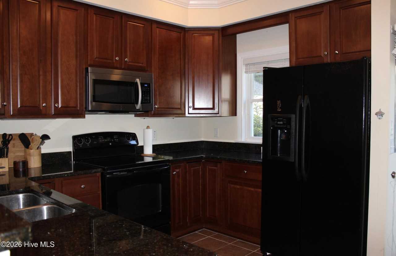 254 E Delaware Ave - Photo 5 of 13