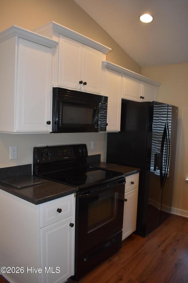 301 York Ln - Photo 3 of 18