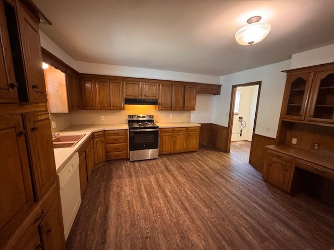 5909 Kingston Rd - Photo 5 of 19