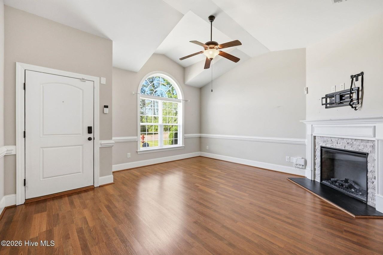 3916 Nantucket Rd #A - Photo 4 of 35