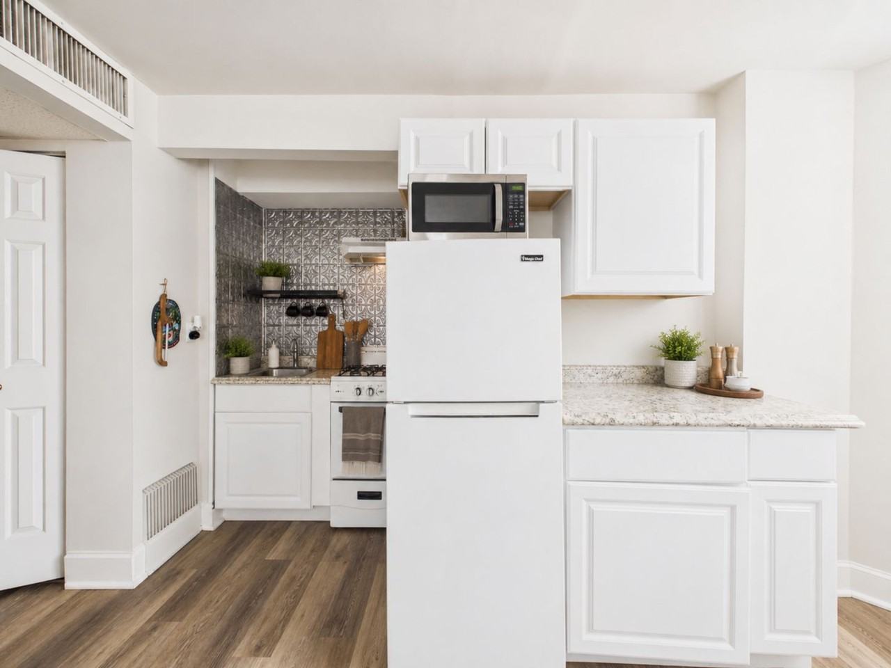 2135 Walnut St #1101 - Photo 4 of 11