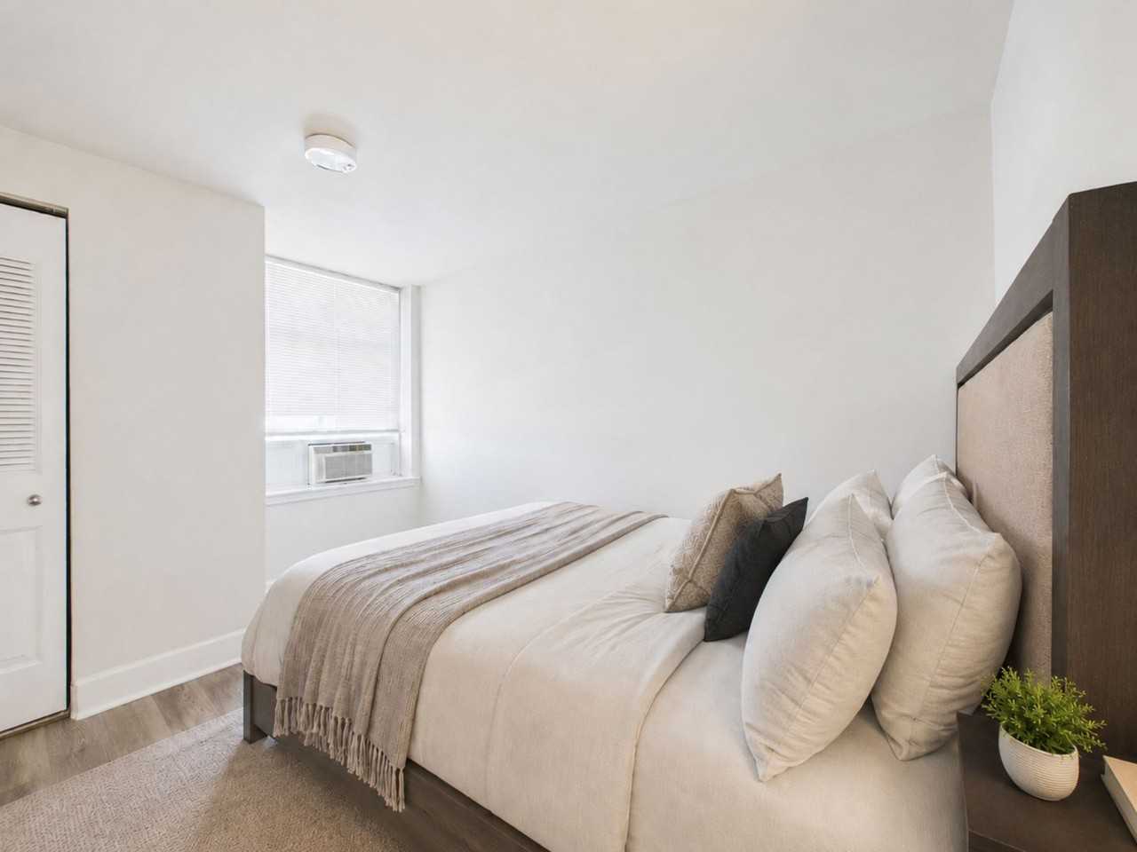 2135 Walnut St #1101 - Photo 7 of 11