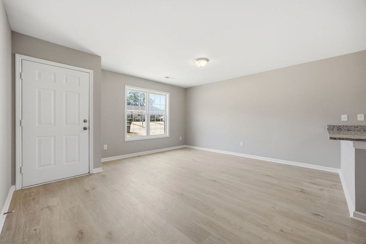 60 Coats Cir - Photo 6 of 14