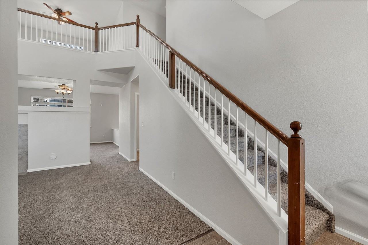 8034 Steward Ln - Photo 5 of 37