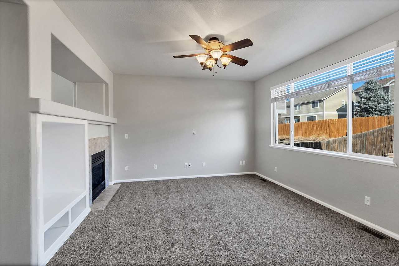 8034 Steward Ln - Photo 7 of 37