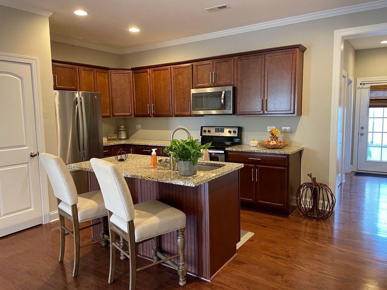 2510 Gallery Dr - Photo 3 of 30