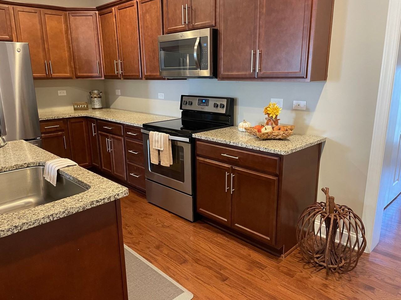 2510 Gallery Dr - Photo 4 of 30
