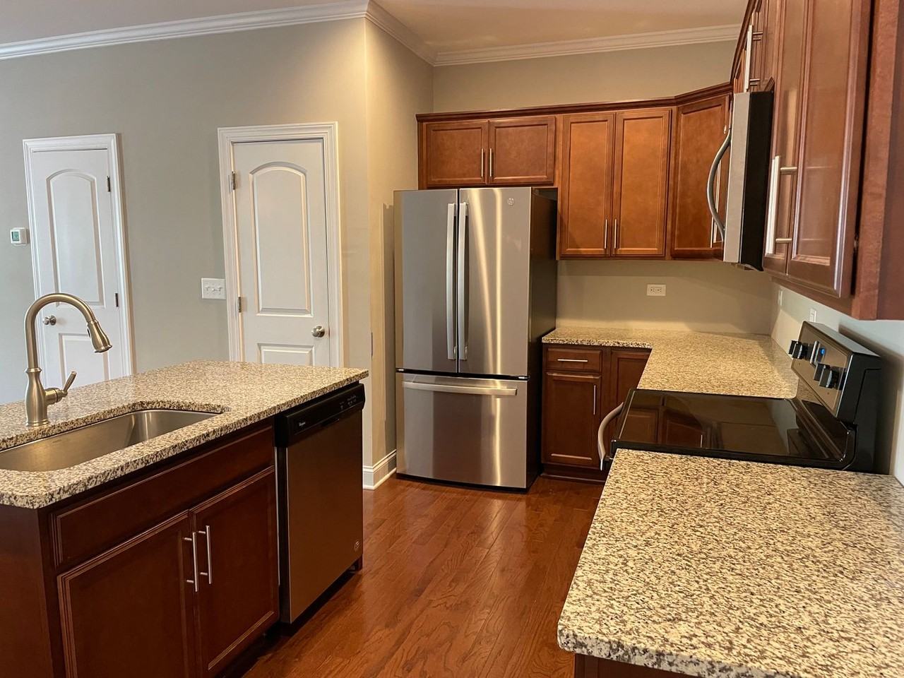 2510 Gallery Dr - Photo 5 of 30